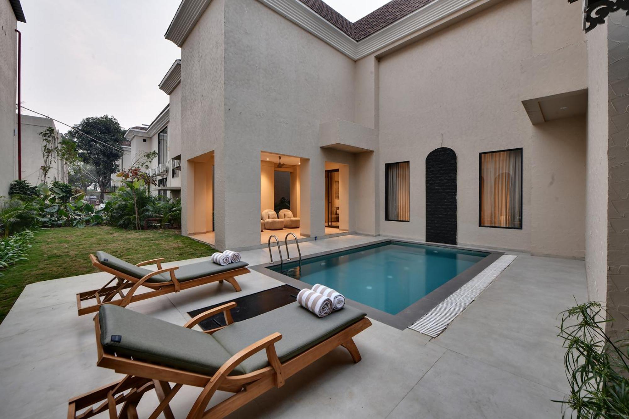 Maira Resort And Convention Centre Raipur  Exterior photo
