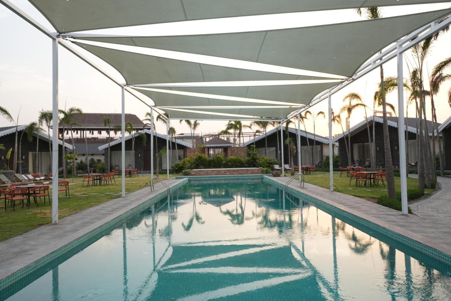 Maira Resort And Convention Centre Raipur  Exterior photo